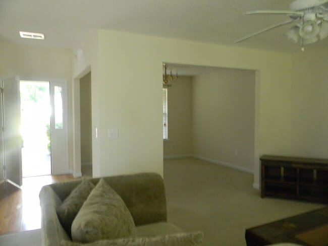 Building Photo - Great Home in Moncks Corner