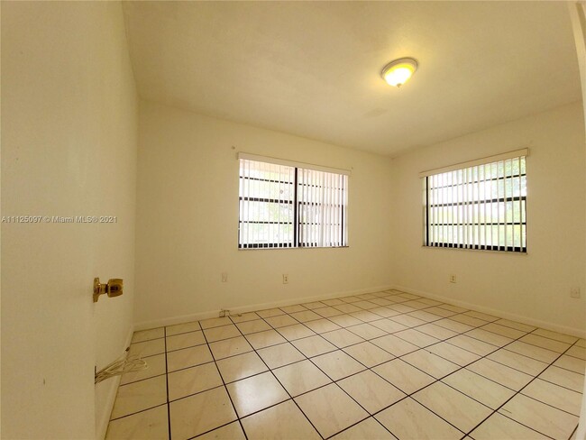 Building Photo - 17337 SW 107th Ave