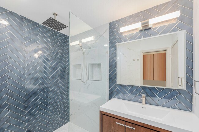 Building Photo - 41 Waller Street, Unit 210