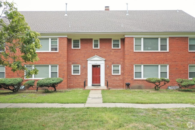 Exterior Photo - Washburn South