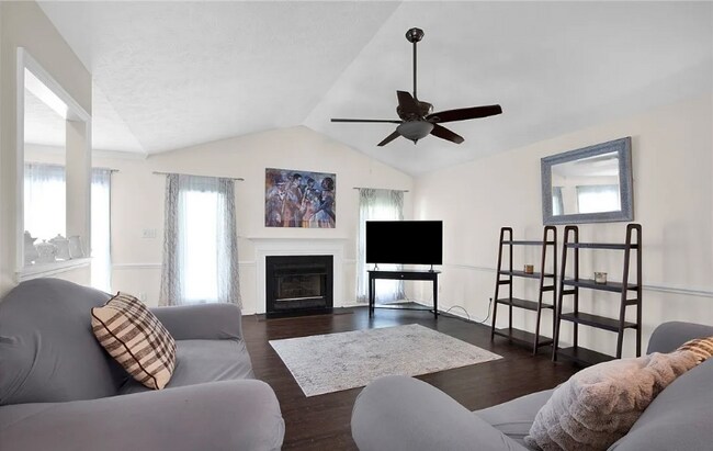 Foto del edificio - 4800 Deer Lakes Rd