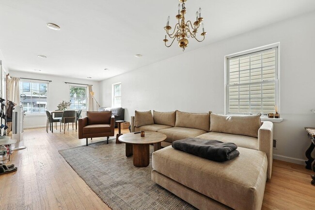 Building Photo - 207 NEW YORK Ave