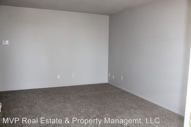 Building Photo - 2 br, 1 bath House - 4030 Parkwoods Ln