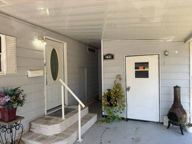 Foto del edificio - 590 Country Meadows Blvd