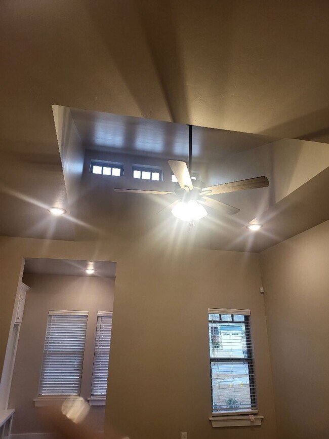 Foto del edificio - TAKE A LOOK AT YOUR NEW HOME COMING AVAILABLE