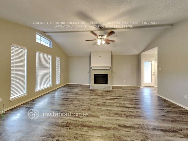 Foto del edificio - 1200 Cardinal Oaks Dr