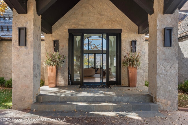 Building Photo - 75 McLain Ct