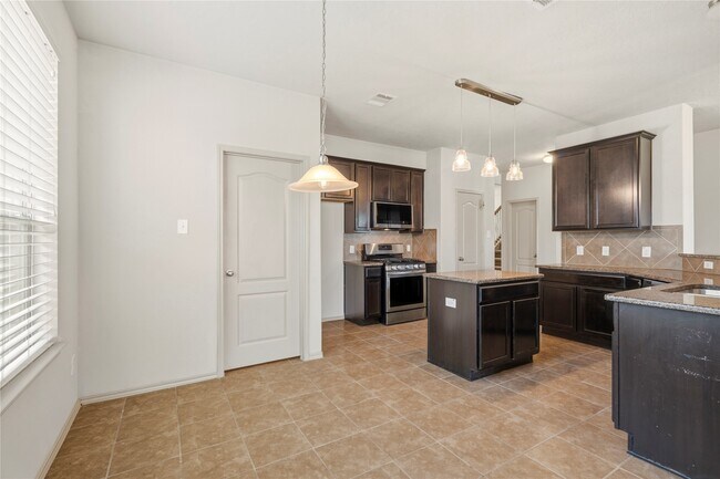 Foto del edificio - 5907 Water Violet Ln