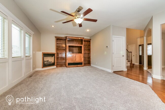 Building Photo - 5008 South Park Ridge Drive