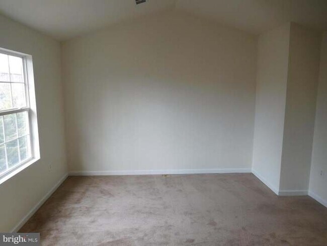 Foto del edificio - 5634 Crestwood Ct