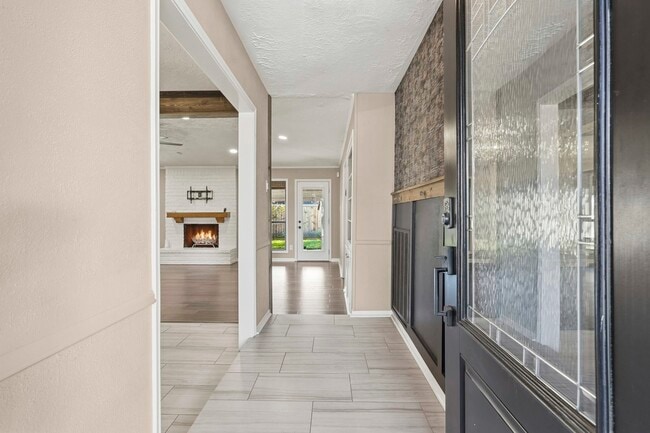 Building Photo - 6231 Autumn Forest Dr