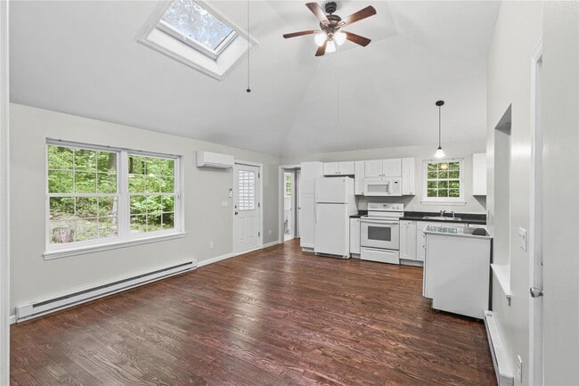 Building Photo - 333 Wixon Pond Rd