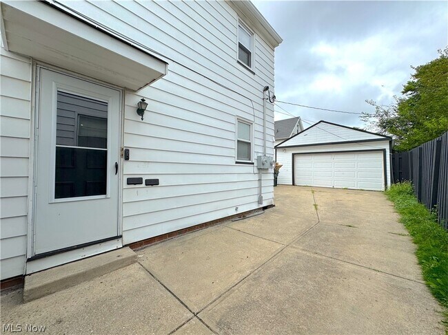 Foto del edificio - 9309 Garfield Blvd