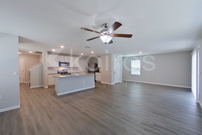 Building Photo - 8704 SW 44th Ct
