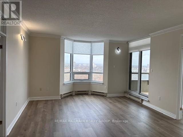 Photo du bâtiment - 1480 Riverside Dr.