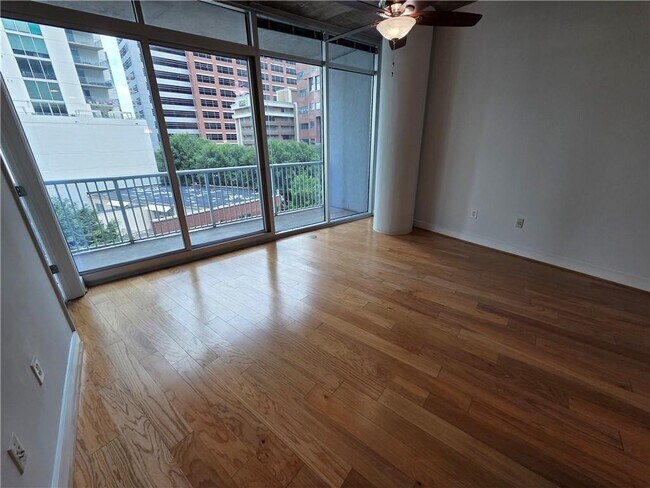 Foto del edificio - 44 Peachtree Pl NE