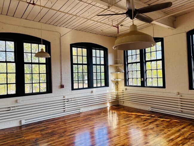 Photo - 595 Mineral Spring Ave Apartment