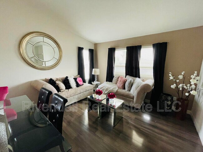 Foto del edificio - 7229 Pine Hills Way