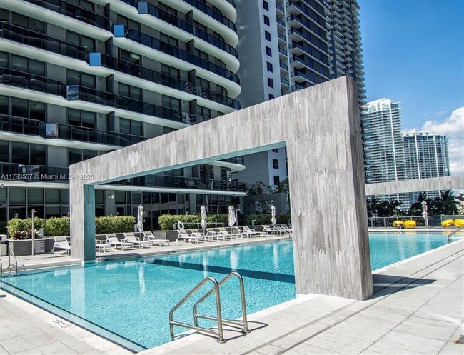 Foto del edificio - 45 SW 9th St