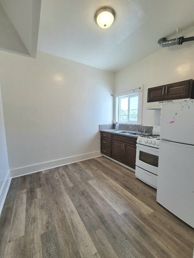Foto del edificio - 3767 Midvale Ave