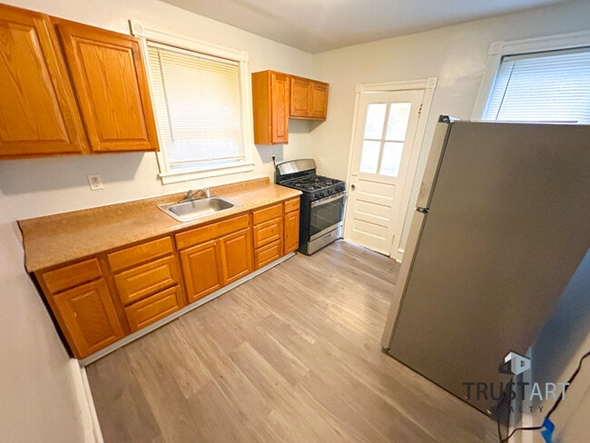 Building Photo - 3 Bedroom townhome in Olney-Oak Lane, Phil...