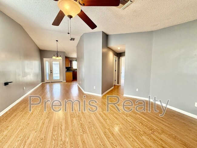 Building Photo - 747 Brook St NE