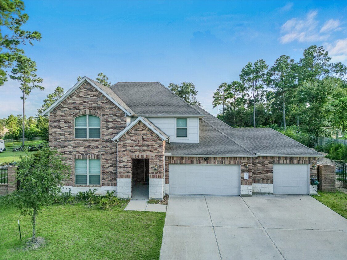 Primary Photo - 105 Whelan Ln