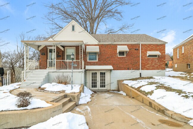 Foto del edificio - 180 Lemay Gardens Dr