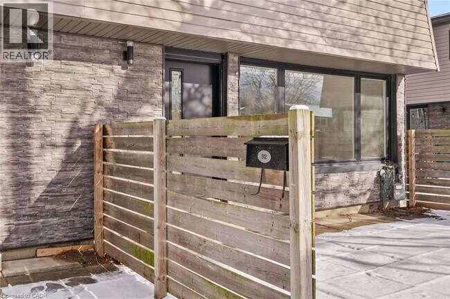 Building Photo - 270 Montmorency Dr