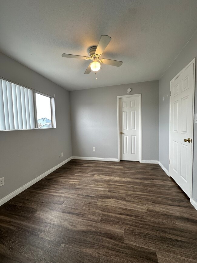 Building Photo - Vista Hermosa Apartments - All Utilities Incl