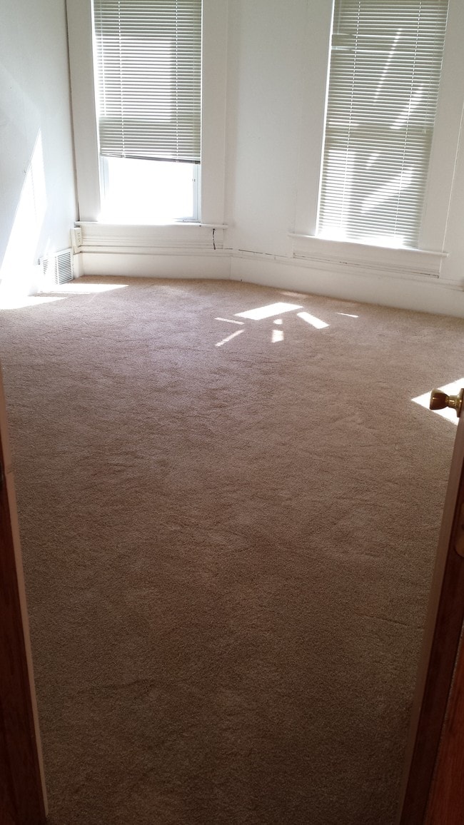 Building Photo - 906 Vine St