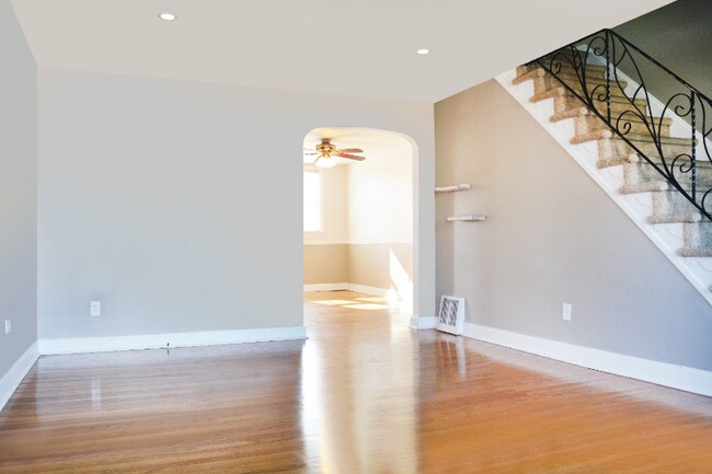 Foto del edificio - 10AZ Poplar Ave