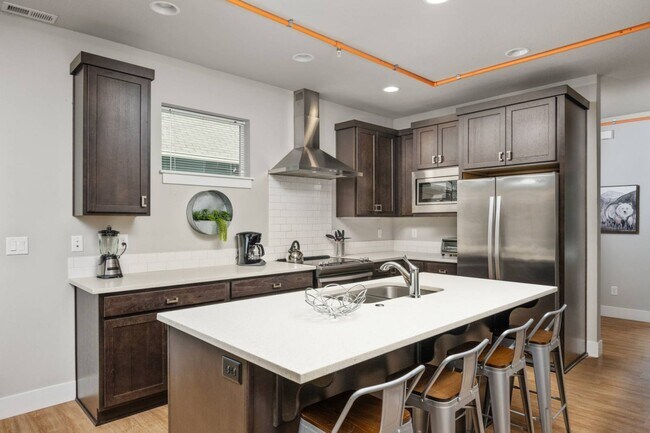Building Photo - 4526 SE 41st Ave