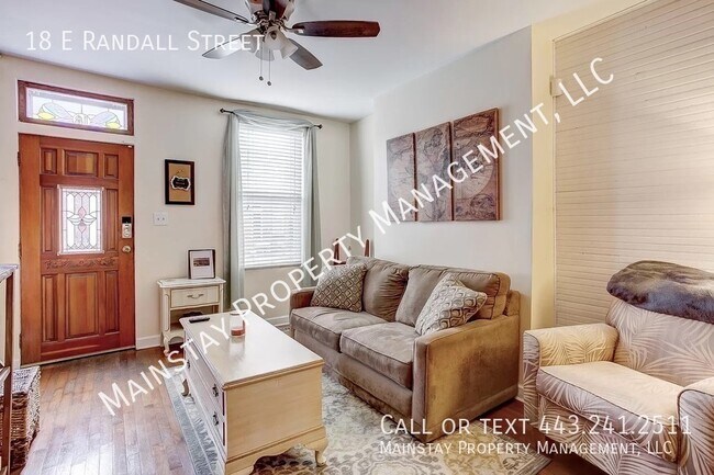 Foto del edificio - Updated 2 Bed Rowhome W/ Parking!