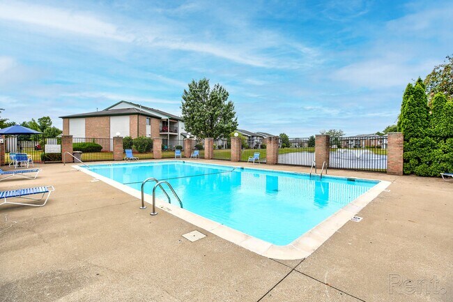 Foto del edificio - Beautiful 3-bedroom 2- bath apartment