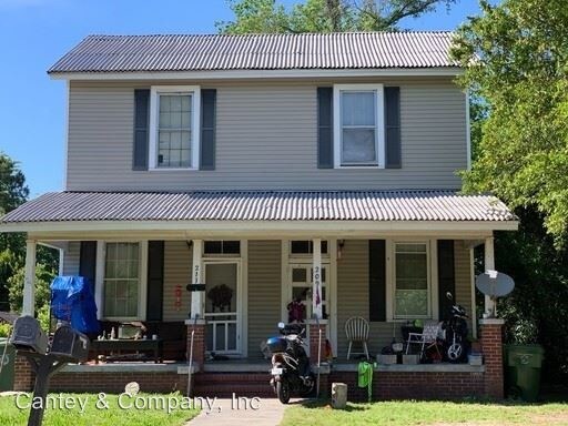 Primary Photo - 209 Carolina St