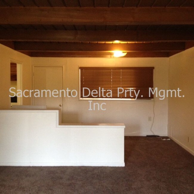 Building Photo - 2124 Bell St