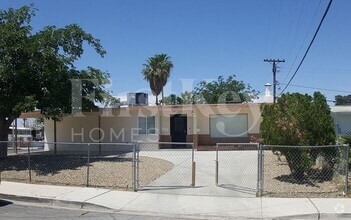 Building Photo - 2317 Hassett Ave