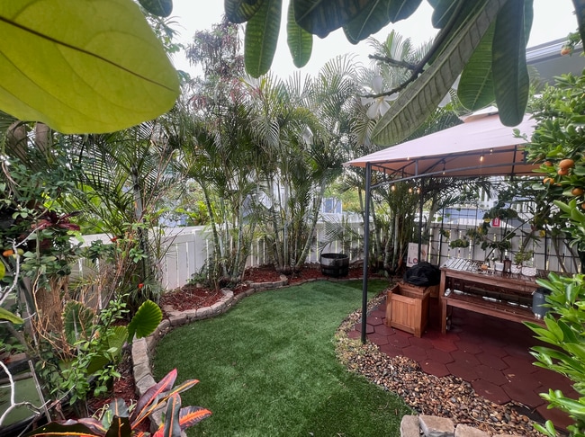 Building Photo - 4955 Hanawai St