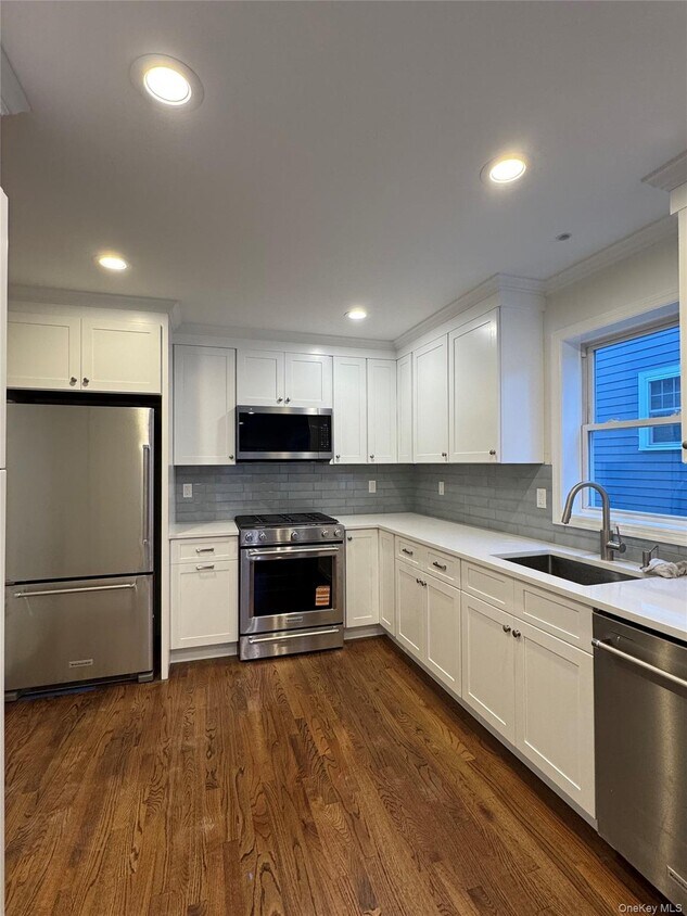 Foto del edificio - 93 Henry Ave