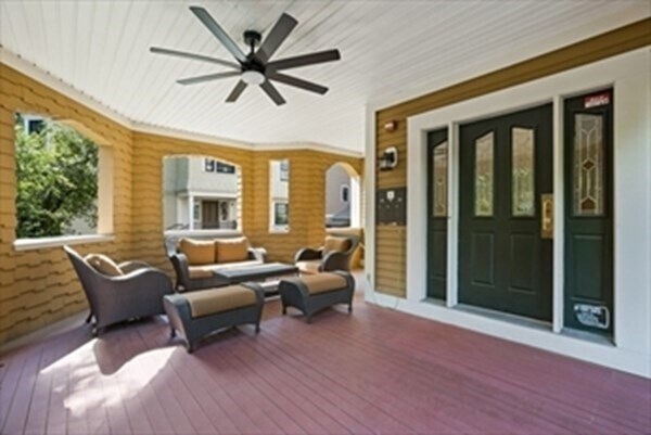 Building Photo - 76 Sewall Ave