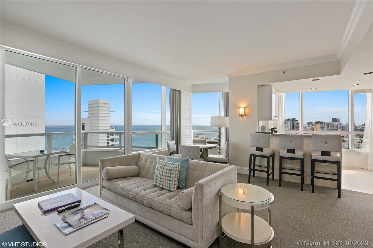 Primary Photo - 4401 Collins Ave