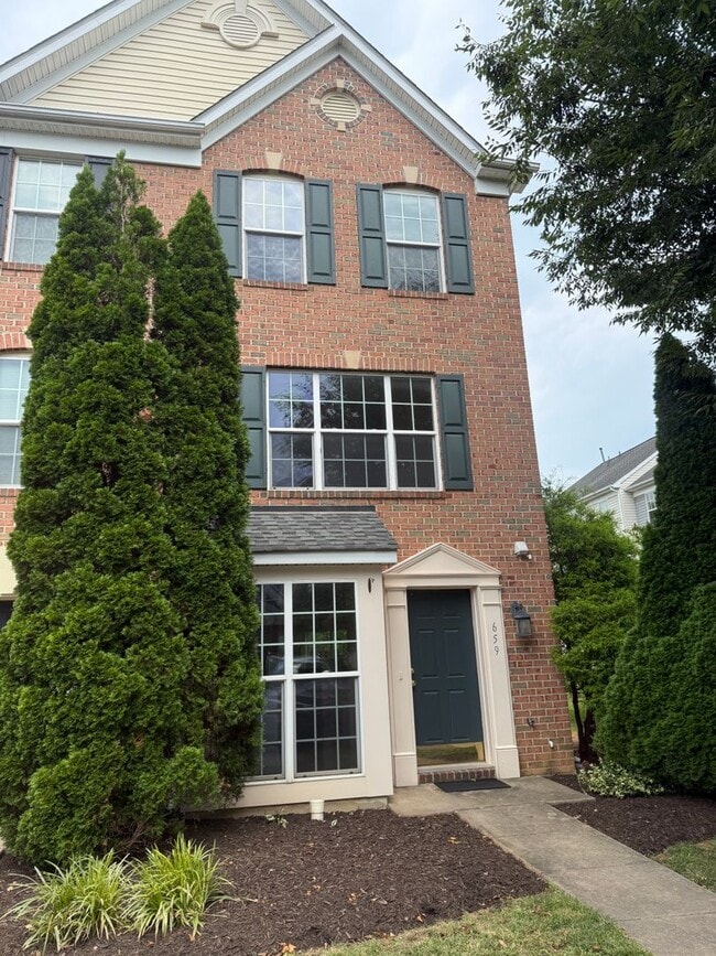 Building Photo - 659 Wild Hunt Rd