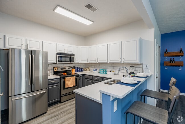 4BR,4BA-1,800SF - University Village at Slippery Rock - Hist...