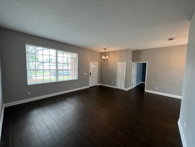 Foto del edificio - Fountain Lakes Community