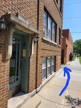 Building Photo - 3050 W Berteau Ave