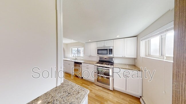 Foto del edificio - 2506 Broadway St