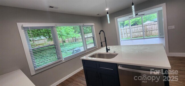 Foto del edificio - 2000 Tyvola Rd