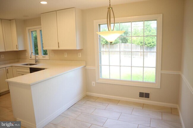 Building Photo - 9021 Falls Chapel Way