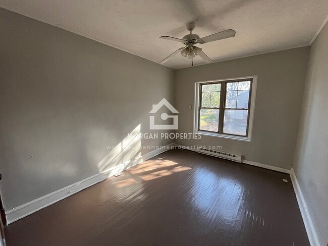 Building Photo - 302 S 12th St